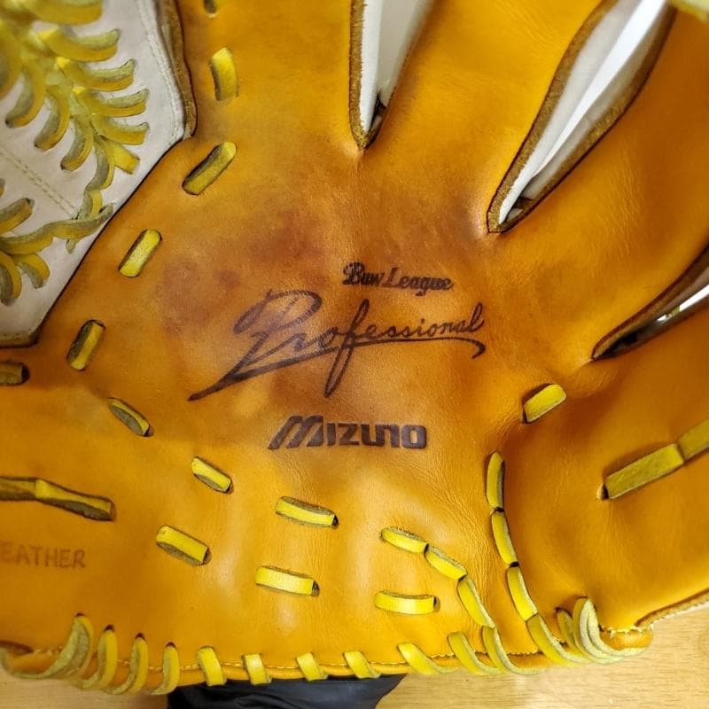 ミズノ MIZUNO 井端弘和モデル 限定カラー 良品 内野用 軟式グローブ