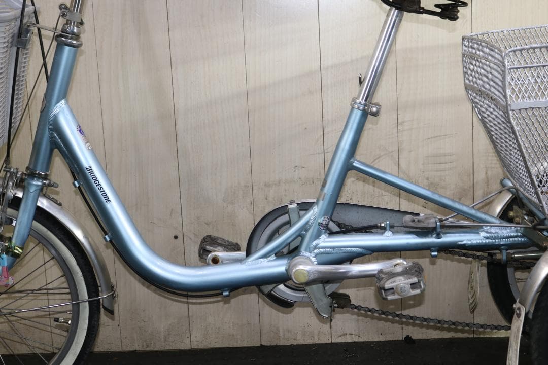 ブリヂストン ワゴン NBW10 16-18インチ シングル LED BLUE