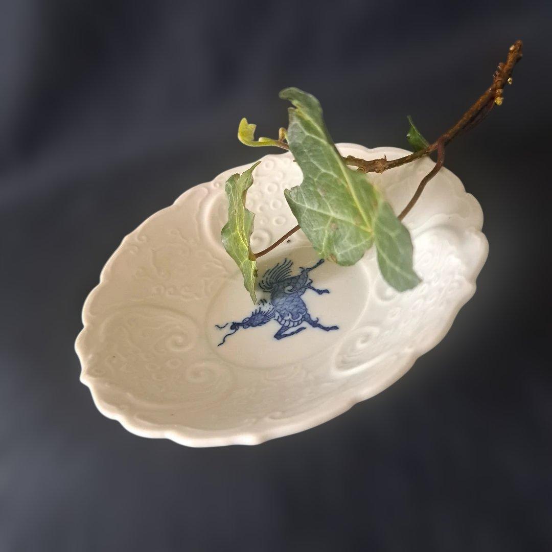「きんとん雲(うん)？の陽刻と麒麟(きりん)」 皿(直径12.5cm)5客セット