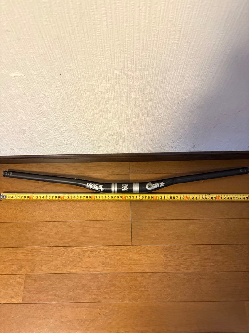 レースフェイス SIXC カーボンハンドル φ35mm