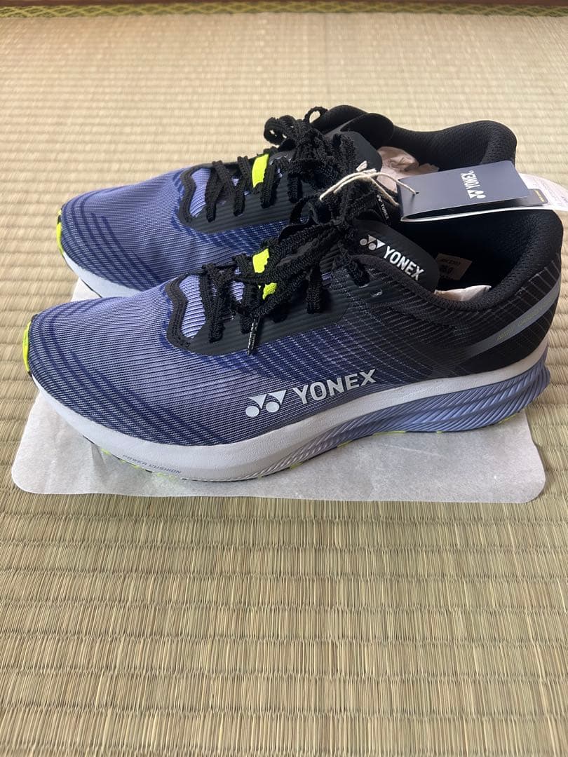 YONEX ランニングシューズ 箱付き