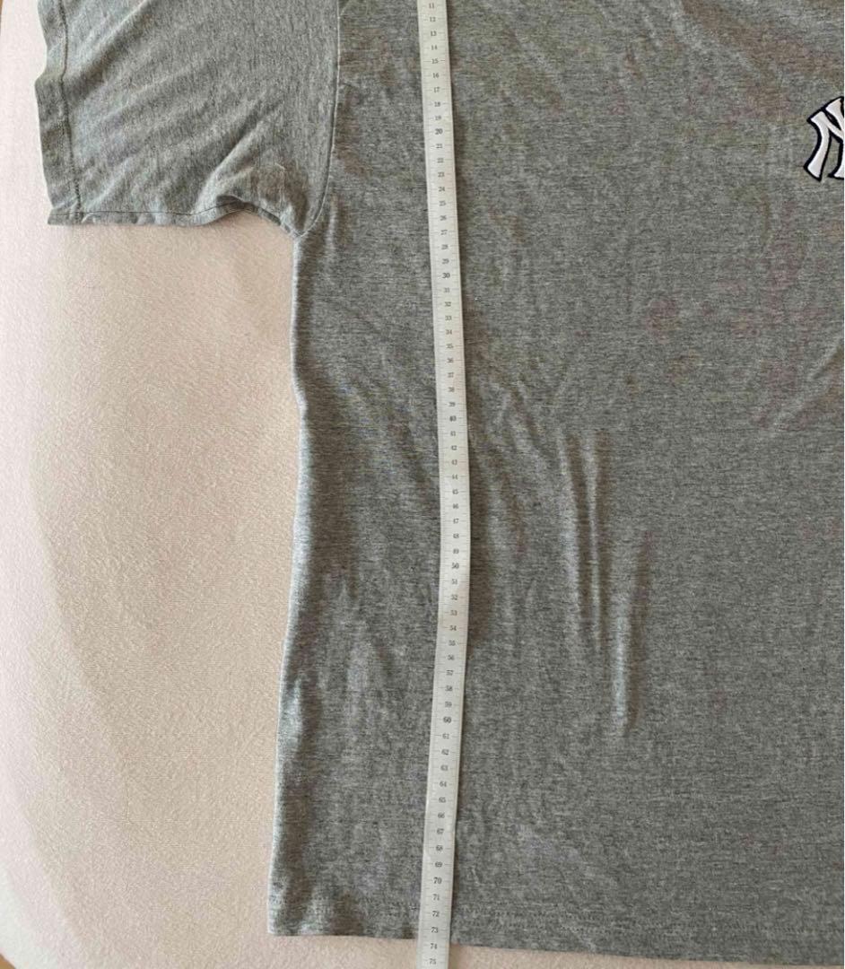 新品未使用 タグ付き ニューヨーク・ヤンキース グレー Tシャツ Ｌサイズ