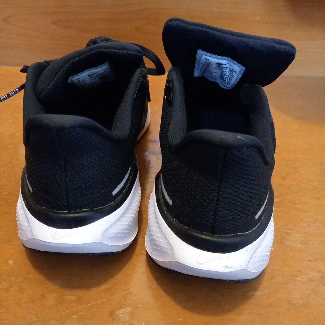 Nike ブラックシューズ トレッドソール