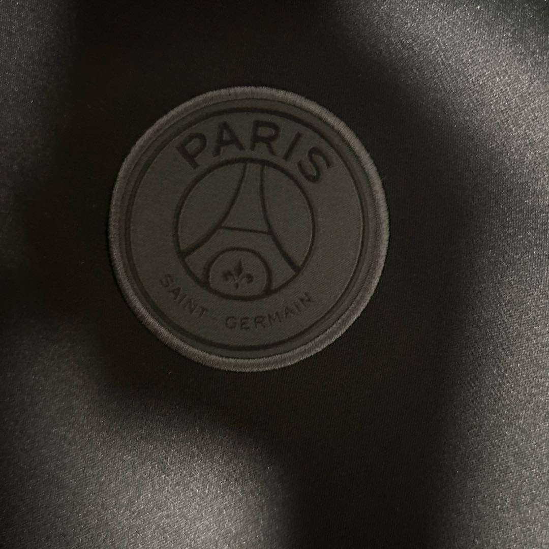美品　PSG Jordan ブラックトレーニングシャツ パリサンジェルマン