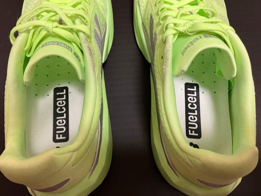 【限定】New Balance FuelCell Rebel v5 28.5cm