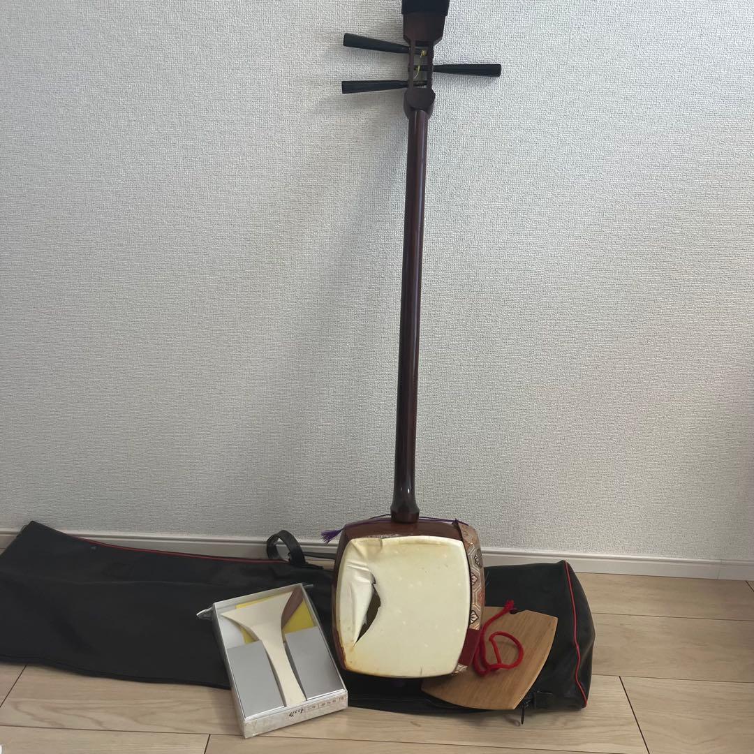 ✨【高級】三味線 中棹 紅木 丸打ち胴 付属品多数　 バチ　レザーケース付属✨