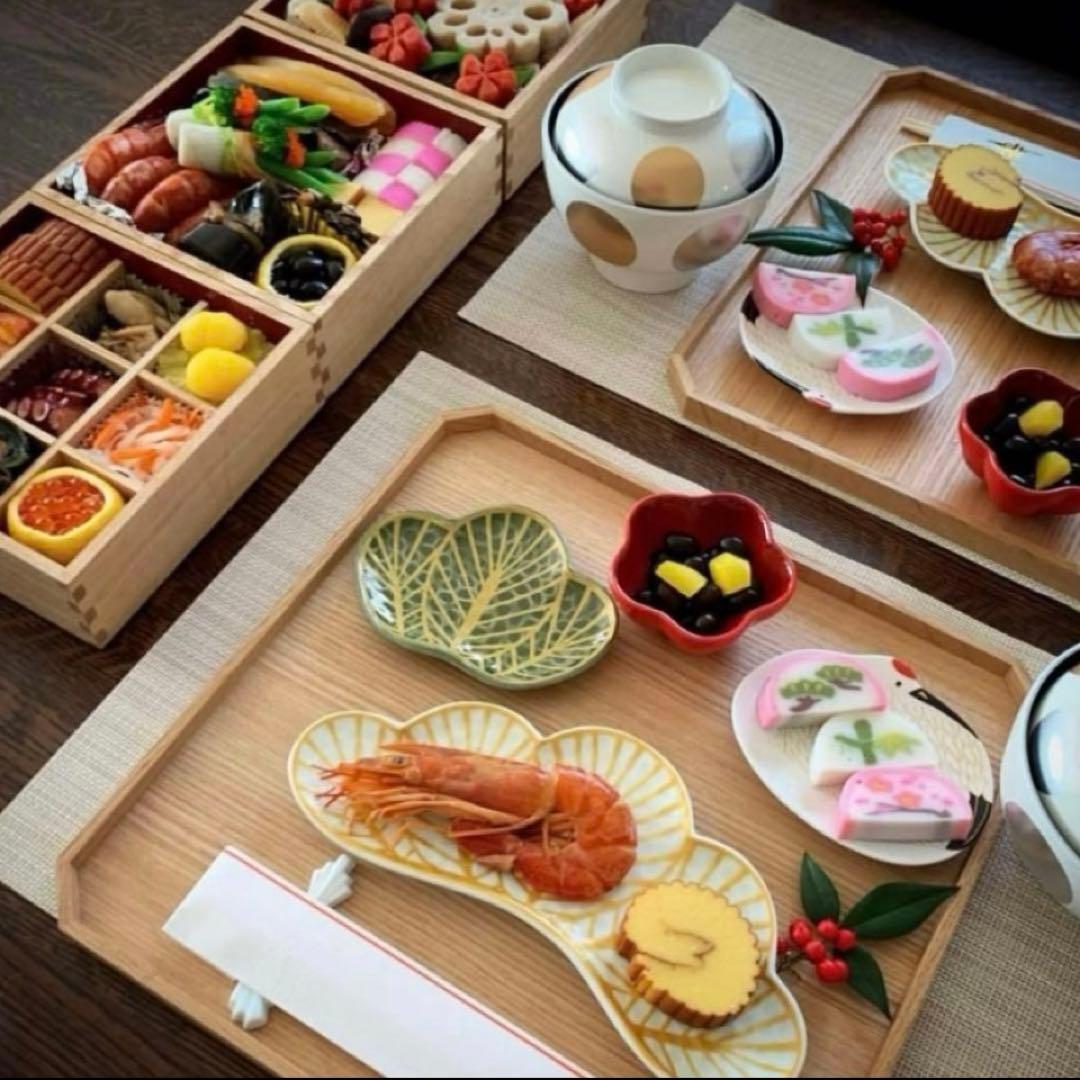 【新品】【大人気】有田焼幸楽窯　錦白金松葉形前菜皿3枚セット　縁起物