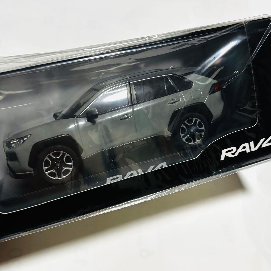 トヨタ RAV4 1/30 ミニカー アーバンカーキ 未開封 （前モデル）