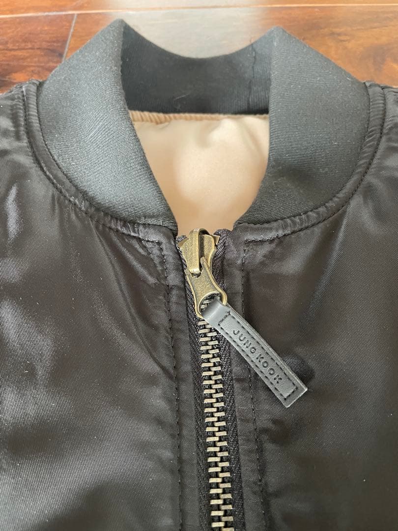 トレカ付きGOLDEN BTSジョングクBOMBER JACKET
