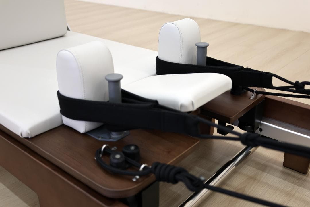 1台入荷［送料込み新品］ダークウッドピラティスリフォーマー セット