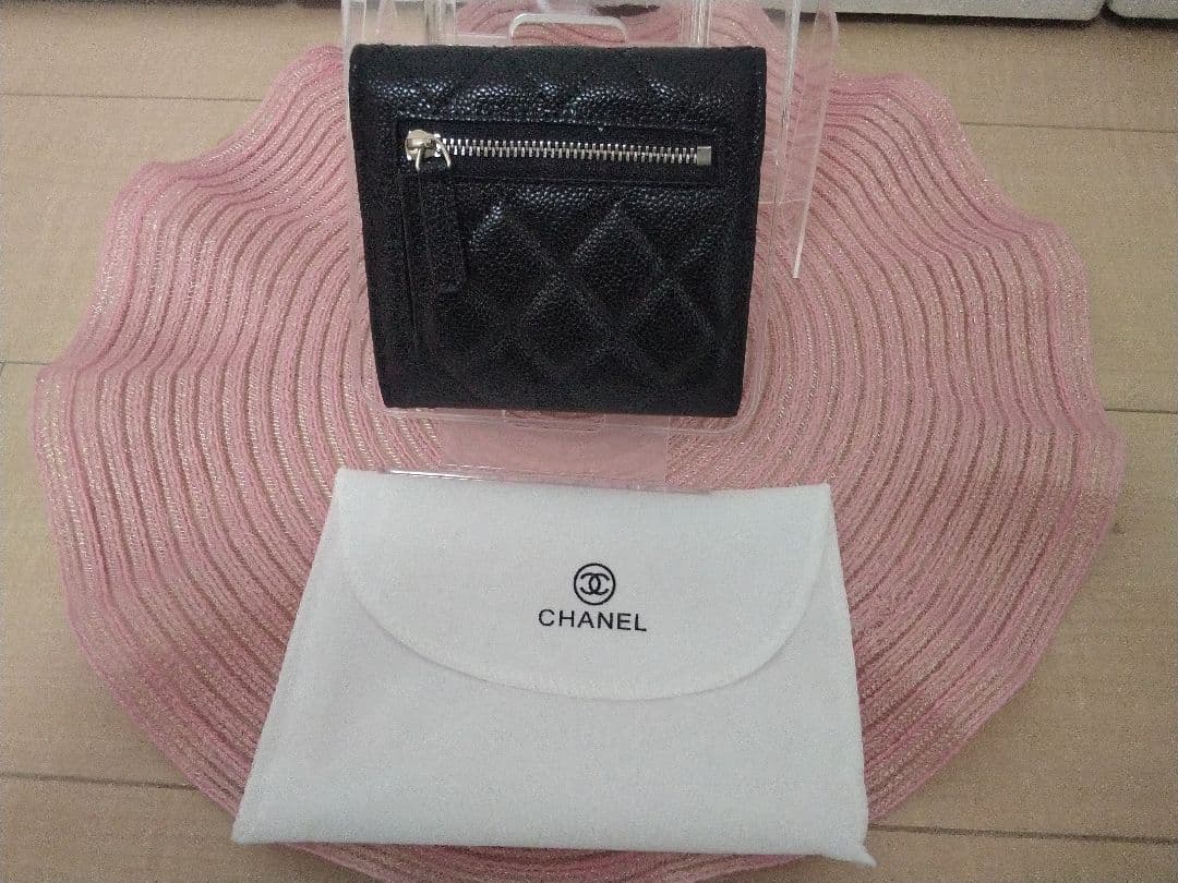 CHANEL 三つ折キャビアスキン(本革)ノベルティー♥多少の値引き交渉有