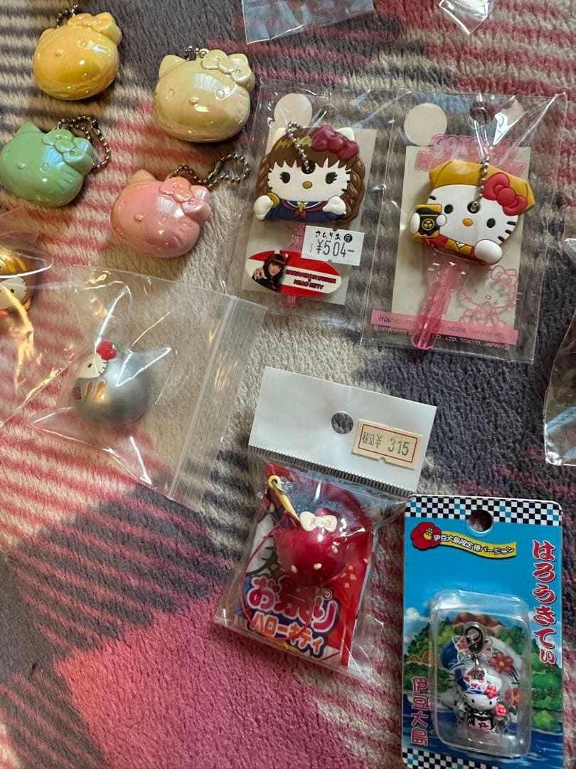 バ*ー様 ハローキティ 限定ストラップセット
