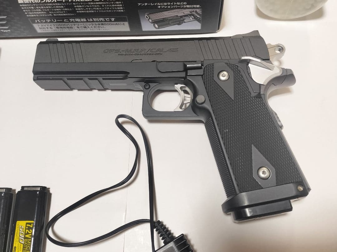 東京マルイ HI-CAPA E 電動ガン 100連マガジン2個、充電器、BB弾付