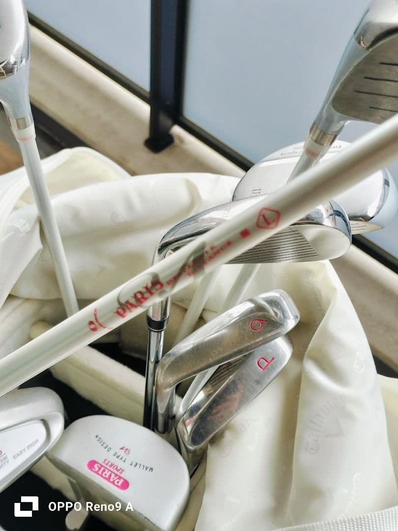 レディース【超お得】Callaway　キャディバッグ、クラブ9本セットカバー付属