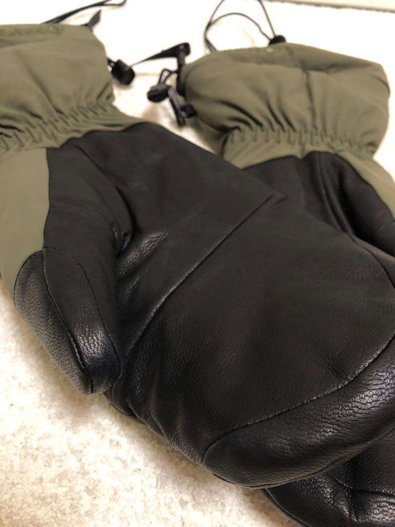 ほぼ新品 ARC'TERYX アークテリクス レザーコンビ フィションSVミトン