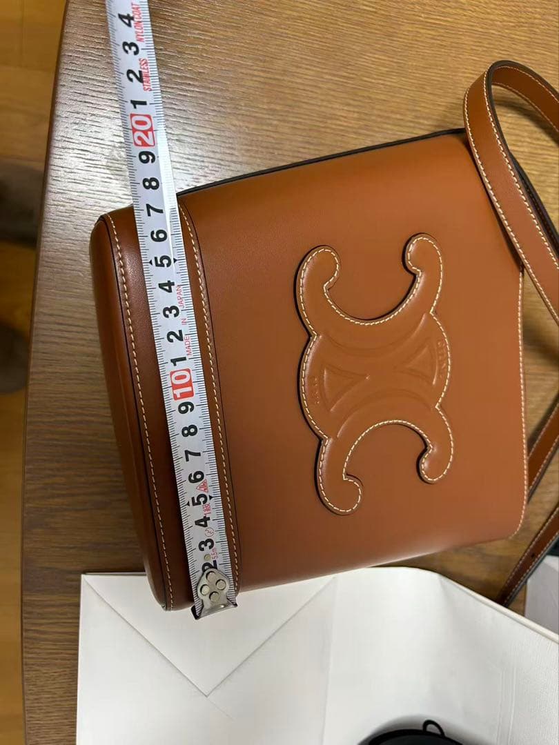 CELINE スモール バケット キュイル トリオンフ