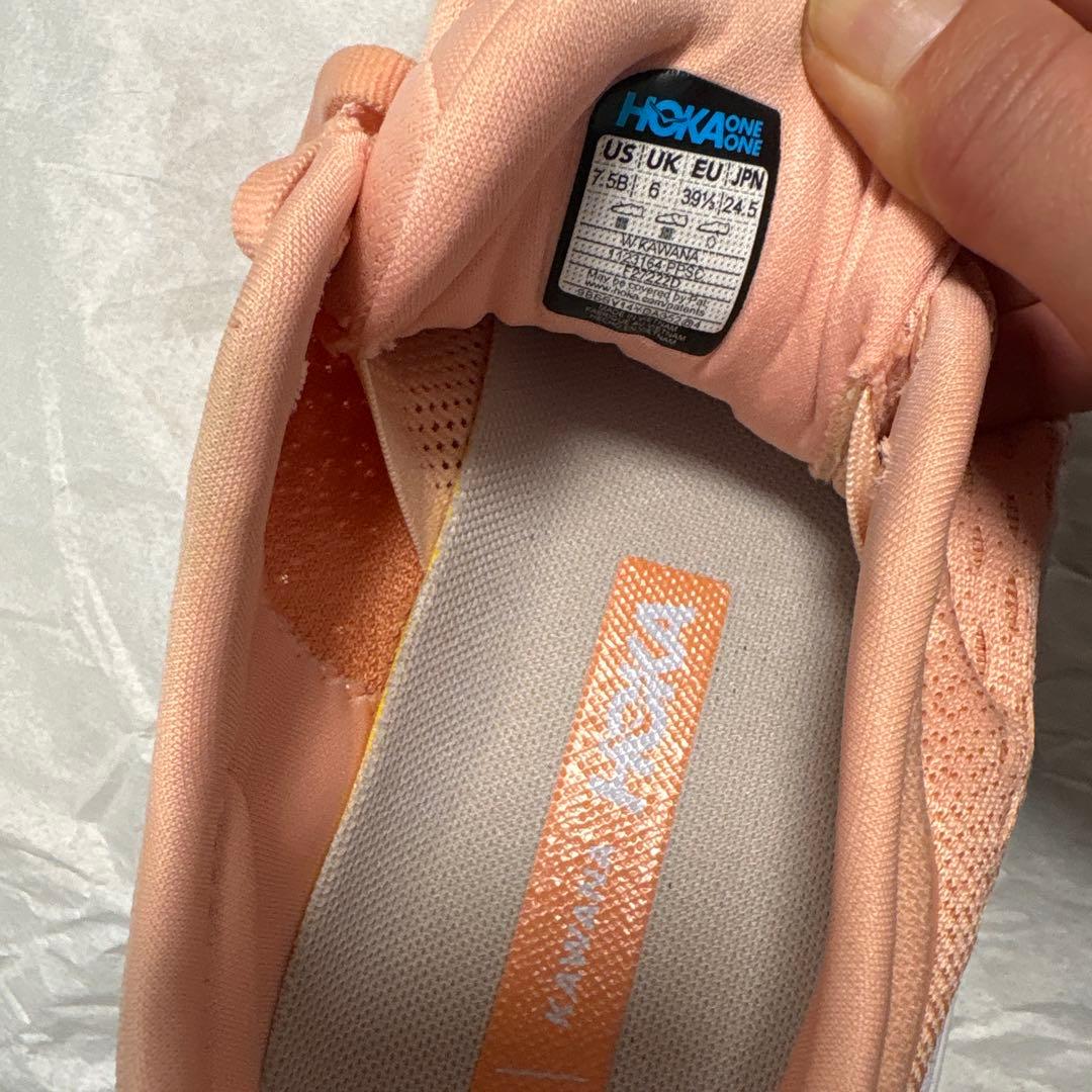 美品　HOKA ランニングシューズ ピンク　24.5cm