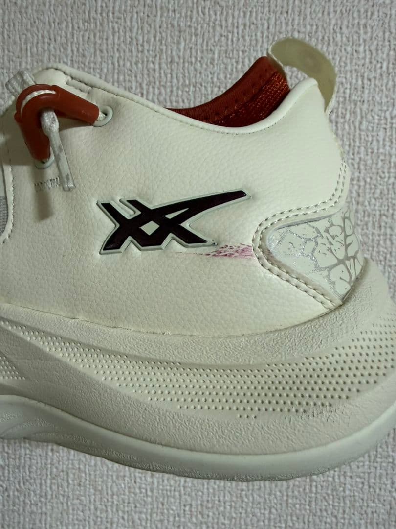 ASICS バスケットボールシューズNOVASURGE LOW 2