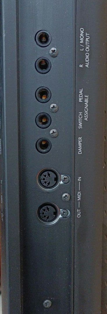 KORG　KROME61鍵盤シンセサイザー