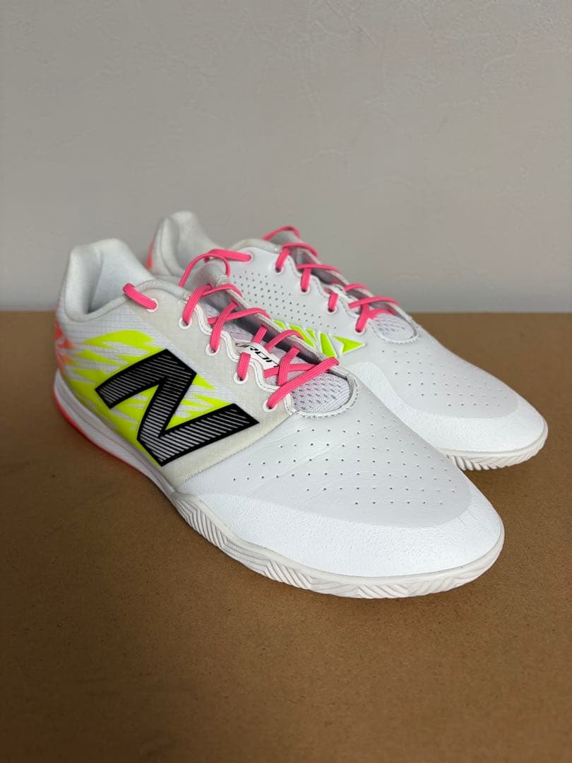 海外限定New Balance FURON iN V8