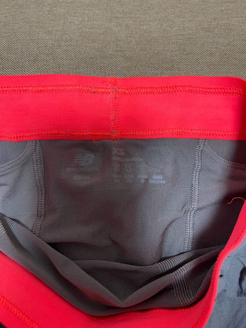 New Balance ランニングショートパンツ グレー/レッド　sサイズ