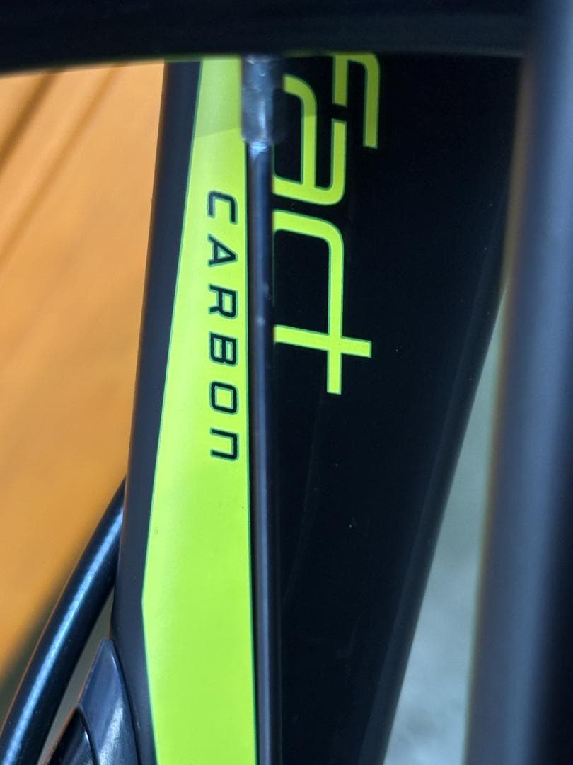 Specialized Sirrus Comp Carbon Disc（未使用）