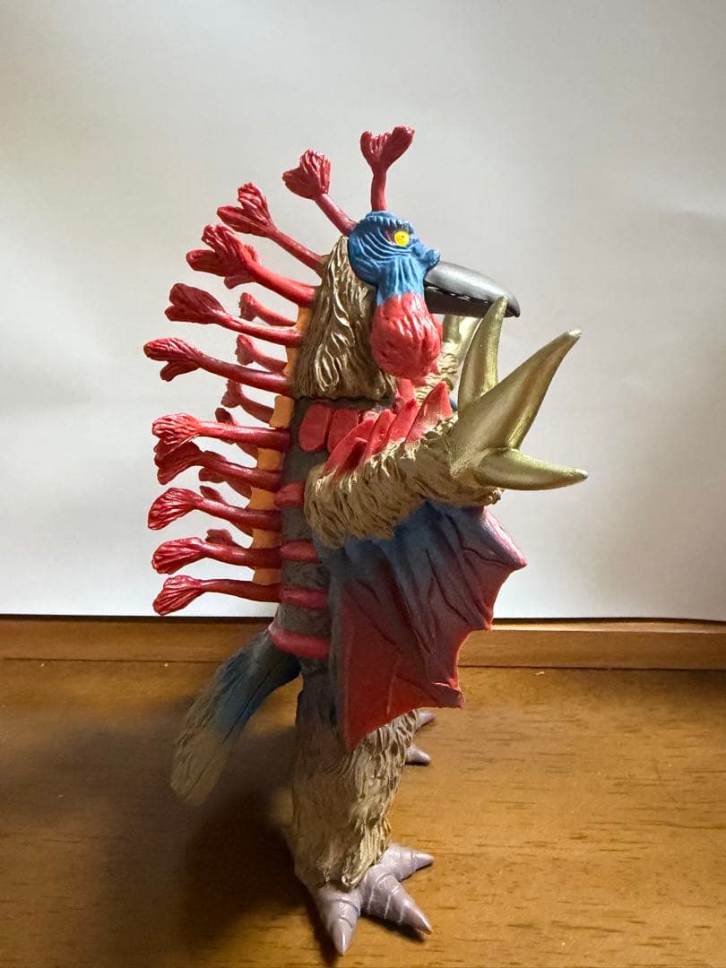 ウルトラマン　アルティメットルミナス　バードン