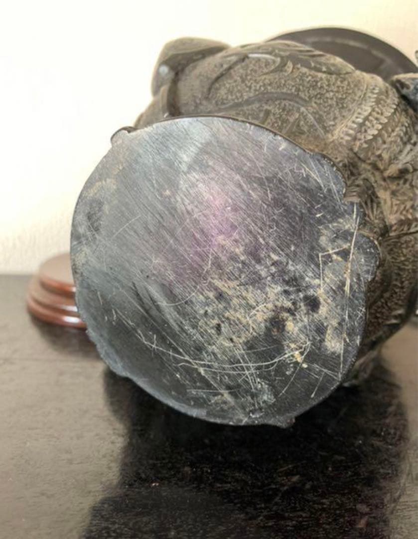 中国　時代物　秦漢時代　四羊方尊 花瓶　天然黒玉石彫り。y601