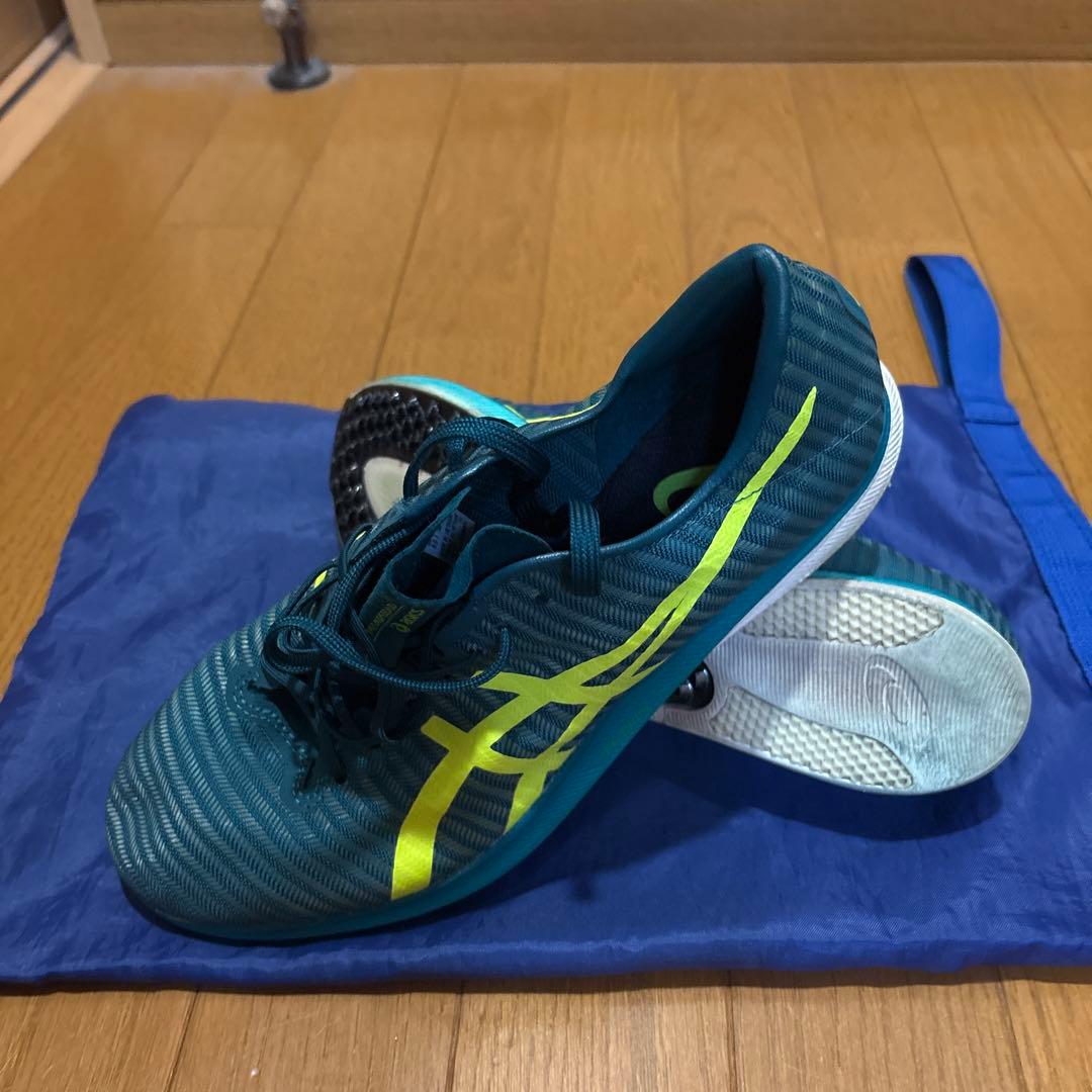 ASICS スパイクシューズ