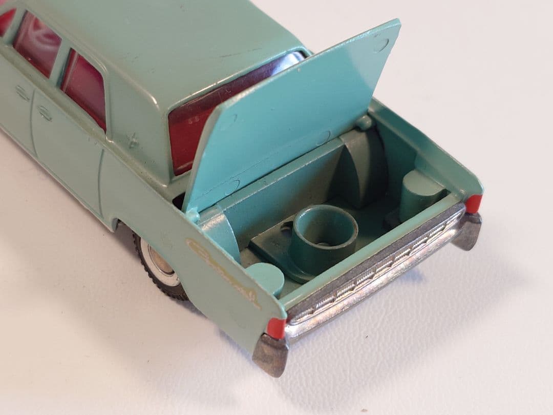 TEKNO NO.829 LINCOLN CONTINENTAL （ブルー）