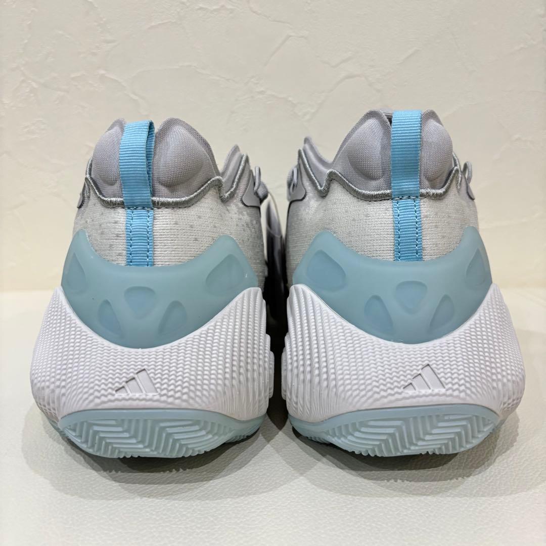 新品【adidas】アディダス　トレイ・ヤング 3 ロー 30cm
