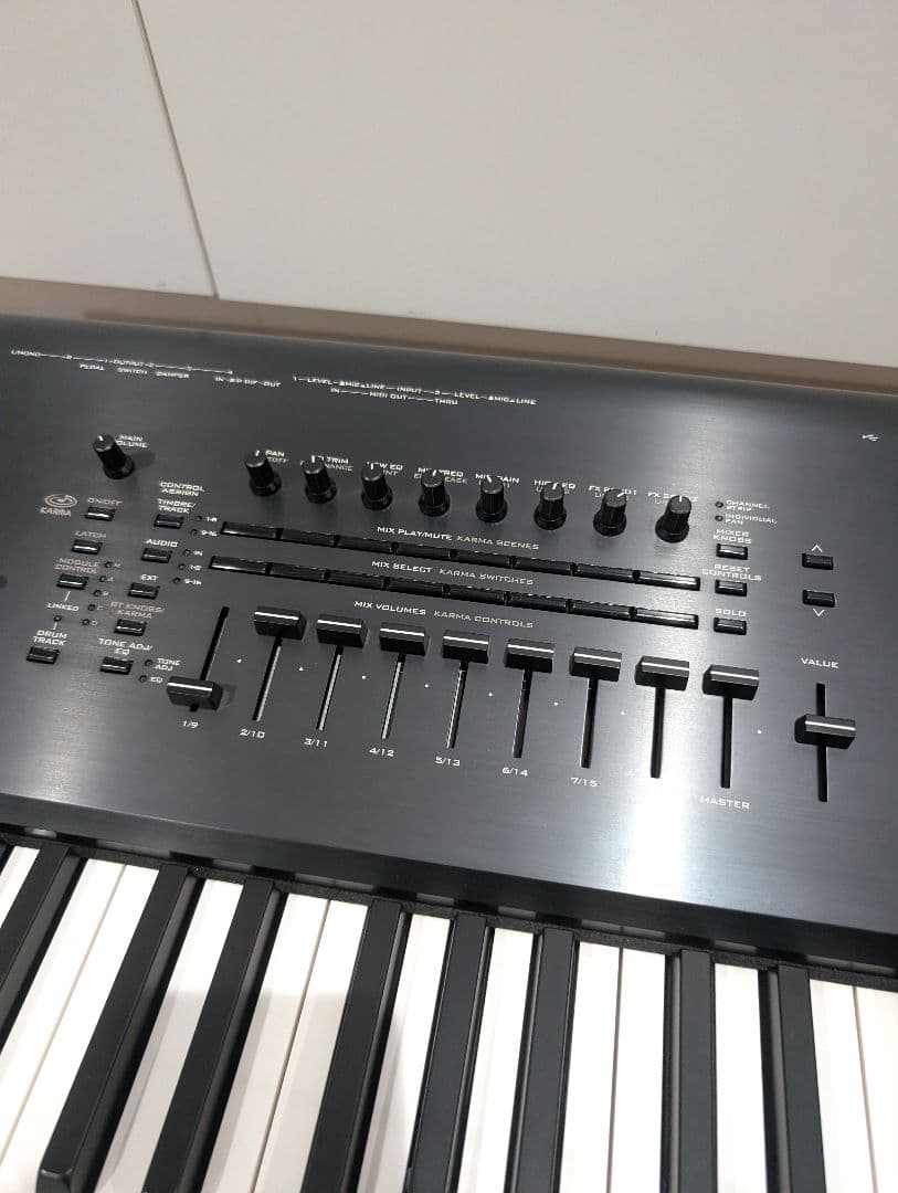 KORG KRONOS-73 完動品 キャスター付ケース＆シールド付属