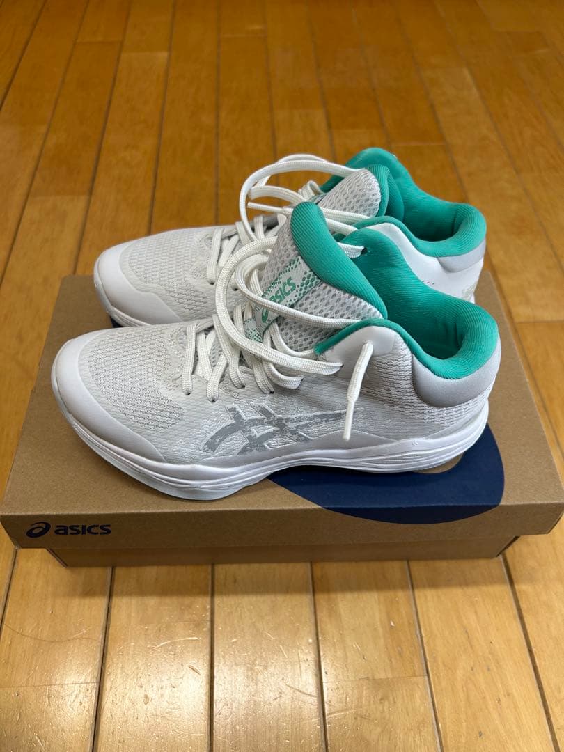 ASICS バッシュ　ホワイト、ミント　NOVA FLOW 23cm