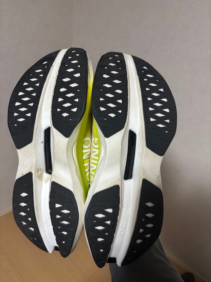 On cloudboom max メンズ27.5cm