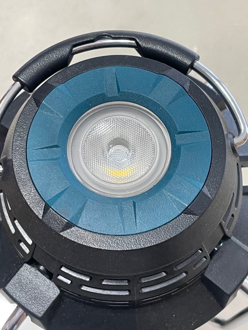 Makita MR054 LEDランタン FMラジオ機能搭載