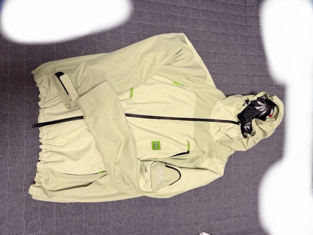 686×HUFコラボ　25-26 上下L グローブM ビーニー　ネックチューブ