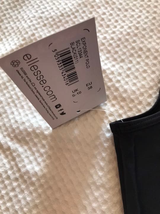 エレッセ  テニスウェア　黒柄タンクトップ　US-Sサイズ　新品