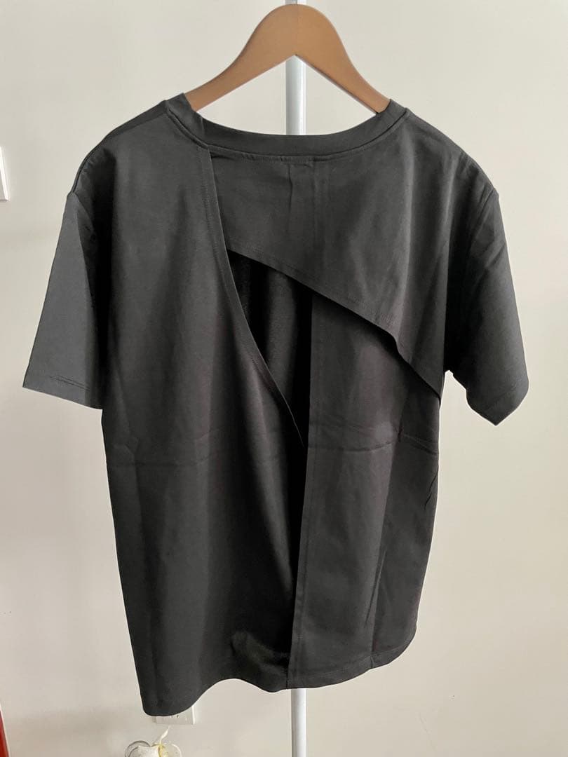 エミヨガ新品紙タグ付き2点セット❗️ボタニカル柄レギンス&バックデザインロゴTEE