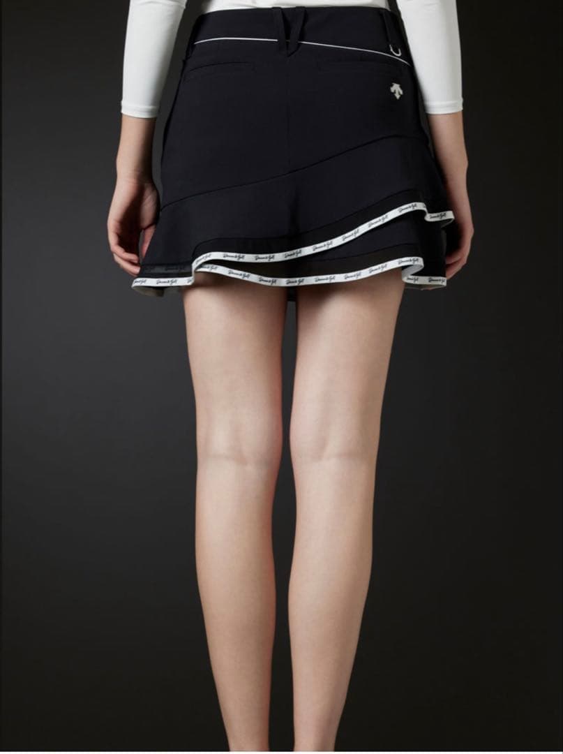 【デサントゴルフ】LUXEコレクション　裾ロゴ変形フレアスカート　インナー付　M