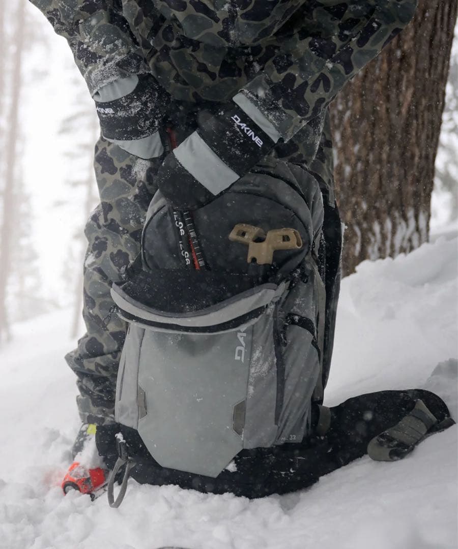 25/26' DAKINE POACHER BACKPACK 32L 新品未使用