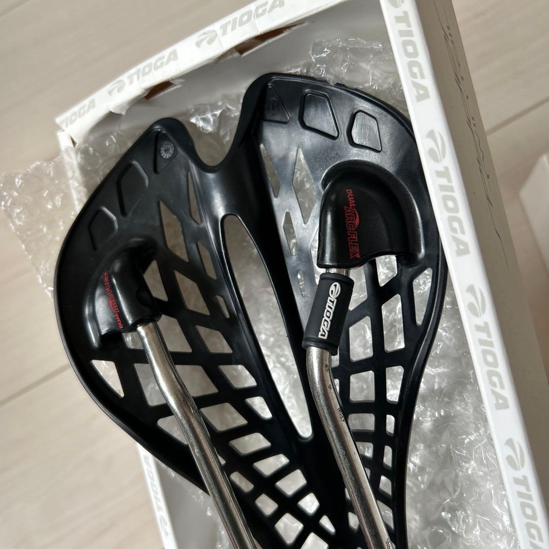 【未使用】TIOGA 自転車サドル　SPYDER TWINTAIL