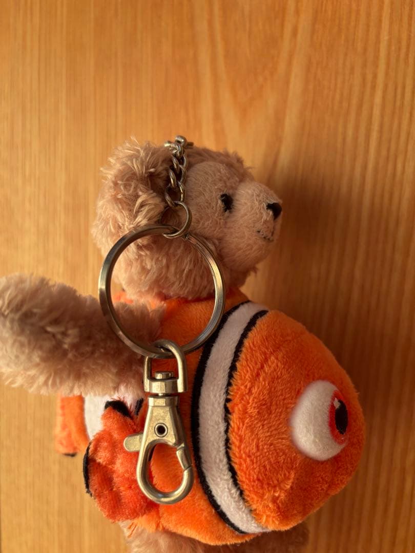 【美品】【希少】香港ディズニー　ダッフィー　ニモ　キーホルダー