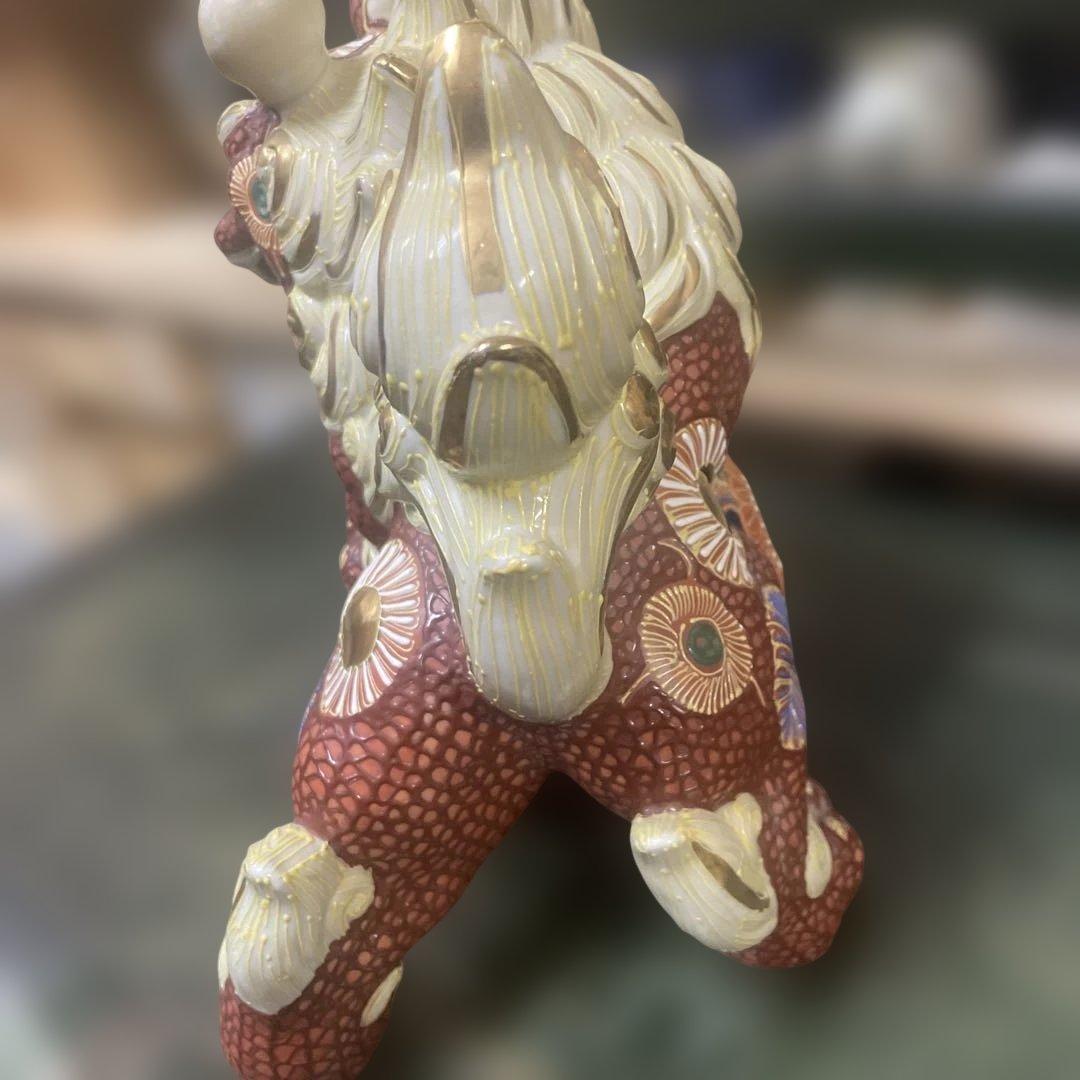 九谷焼八幡窯玉乗り獅子　石川県九谷焼　赤に金彩　日本美術　アンティーク　骨董品