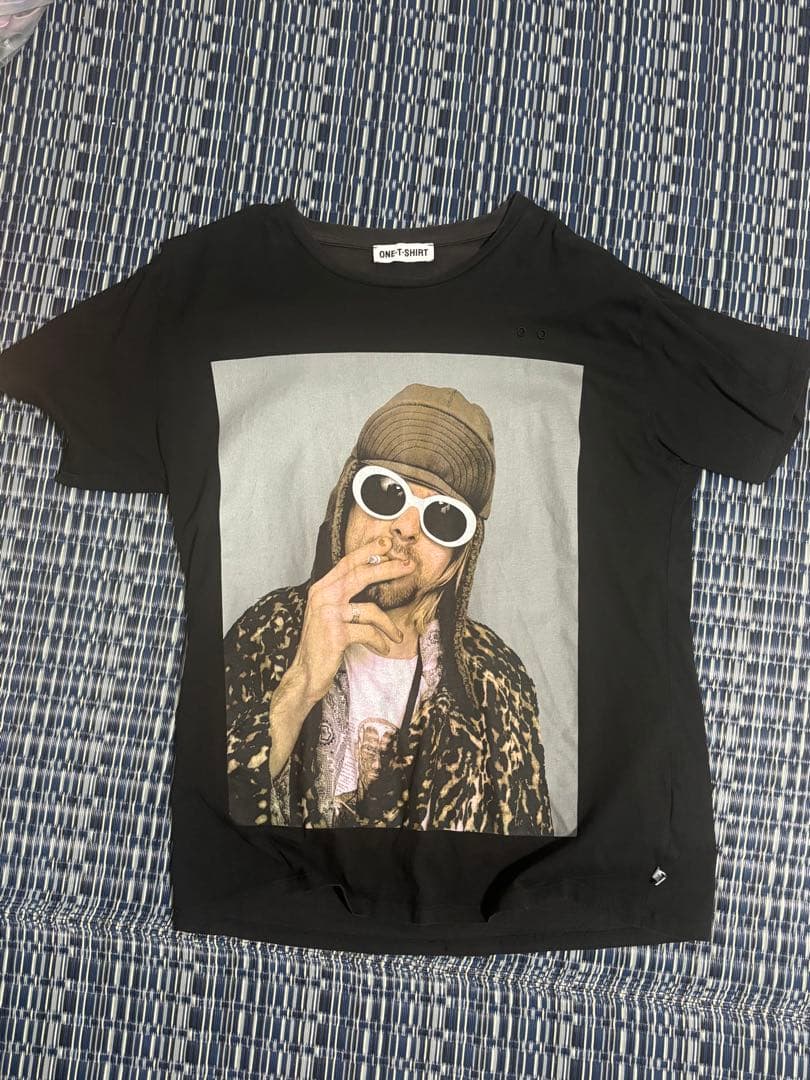 ONE T-SHIRT 黒 カートコバーン1、ユニセックスフィットTシャツ