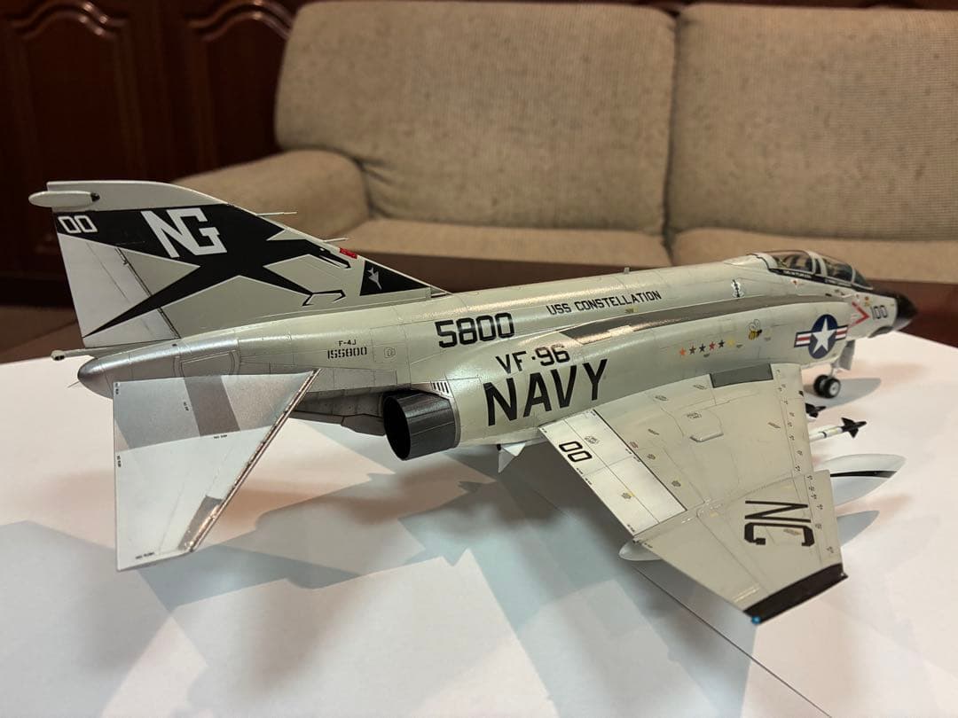 飛行機模型完成品　1/48 ハセガワ　 F4J ファントム　ショータイム100