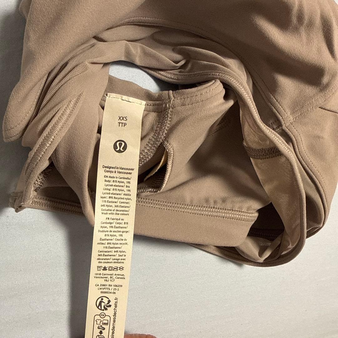 ルルレモンlululemon ヨガウェア　ブラつきトップ