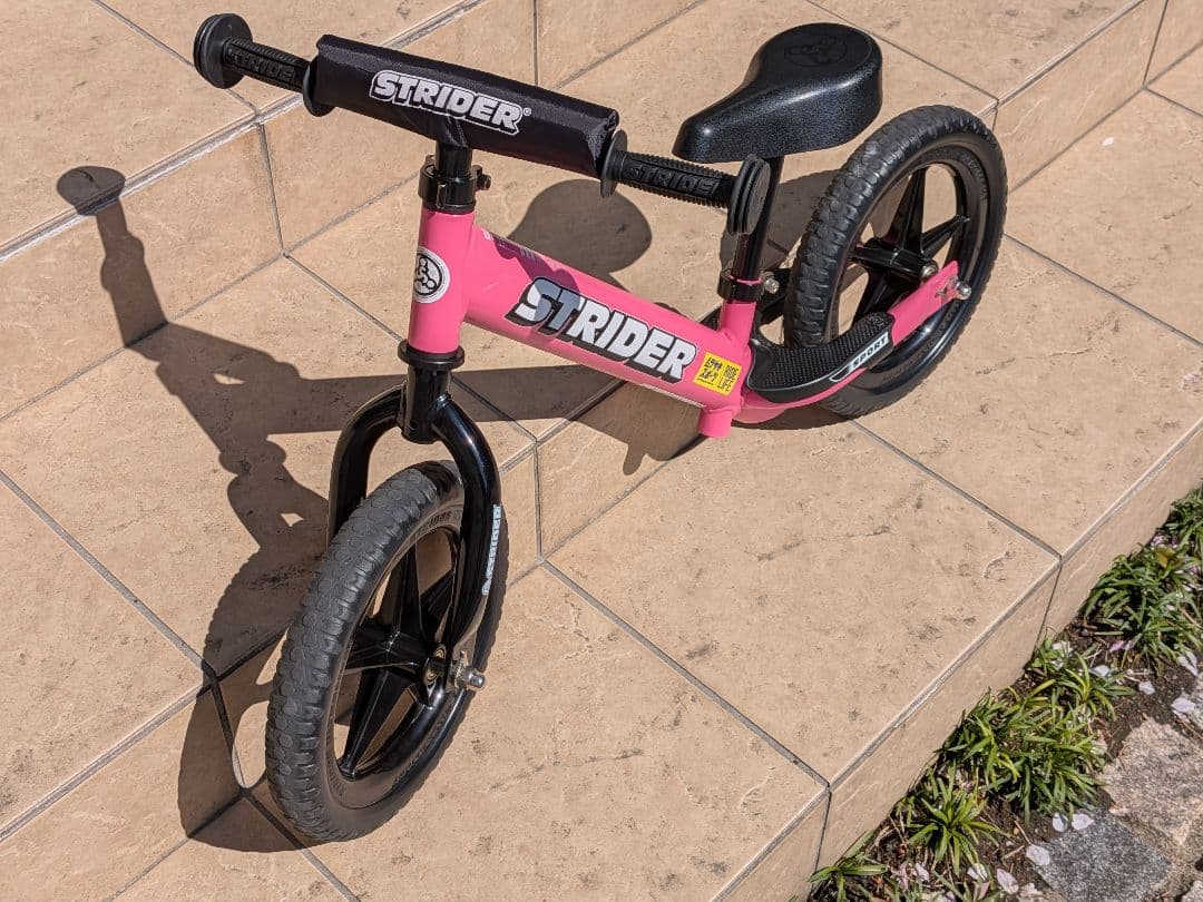 【美品・室内保管】ストライダー スポーツモデル 12インチ ピンク