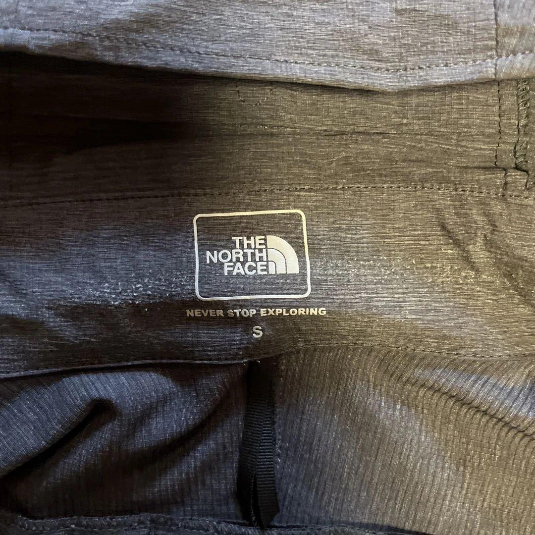 The North Face フード付きウィンドブレーカー　NP21786