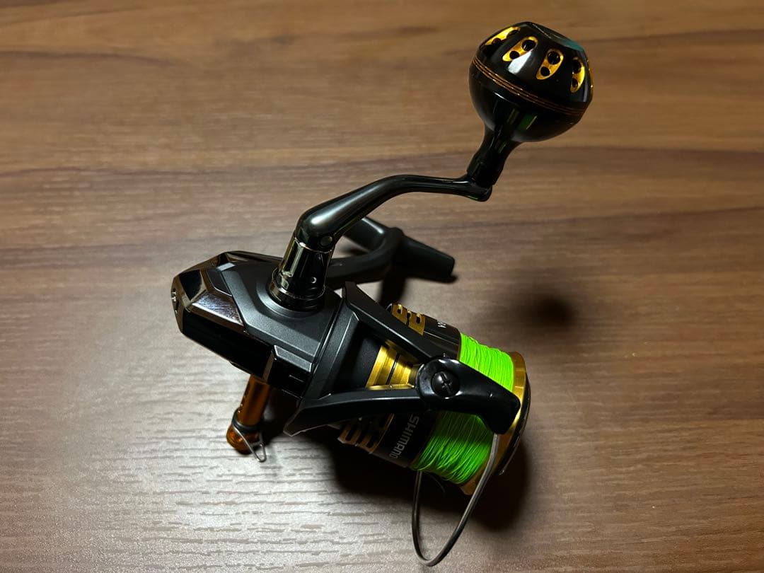 シマノ 22サハラ 4000XG ゴメクサスリールスタンド、ハンドルノブ交換済