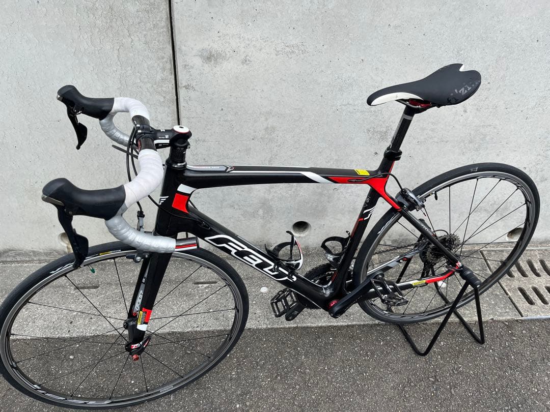 送料込￼FELT Z4カーボンロードバイク　ホイールなどいろいろ付　コンフォート